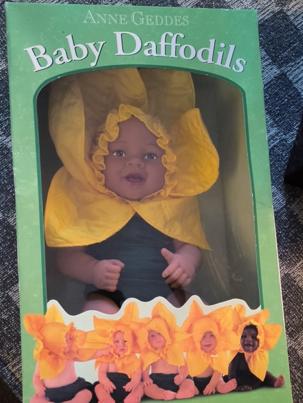 Anne Geddes Baby Daffodils Doll - Yellow / Dark Skinned